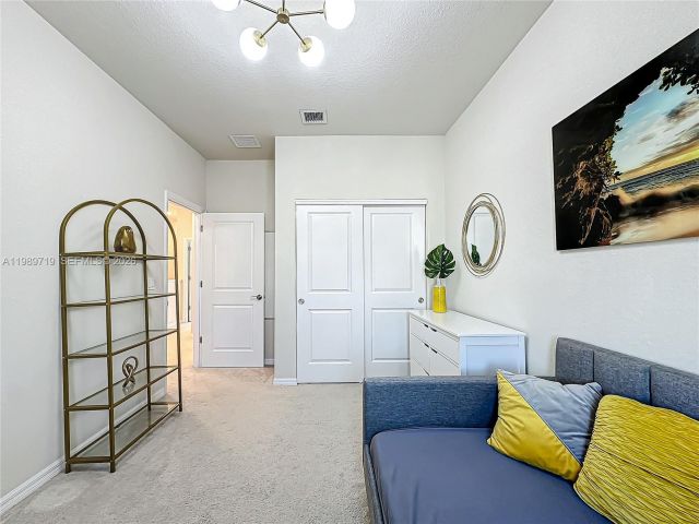 Home for rent at 1240 Eucalyptus Dr 4 - photo 7528702