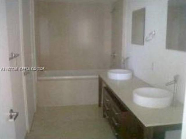 Apartment for sale  Unit #5111 - photo 7529270