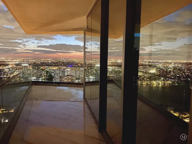 2-bedroom condo for sale in Sunny Isles Beach - 18975 Collins Ave 5105 - MondialRealty