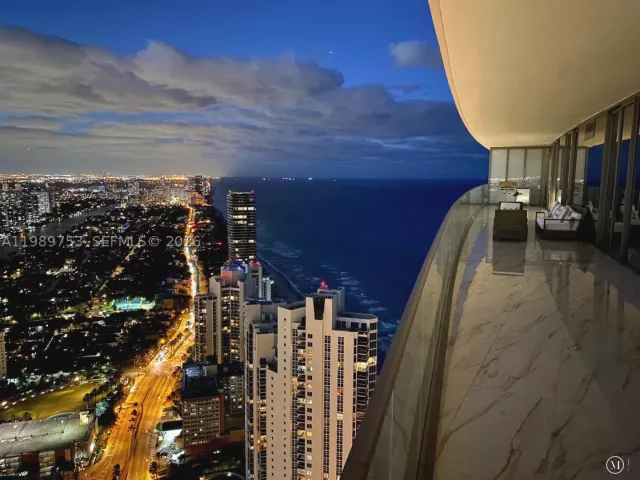 2-bedroom condo for sale in Sunny Isles Beach - 18975 Collins Ave 5105 - MondialRealty