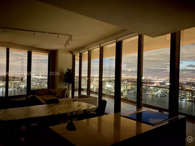 2-bedroom condo for sale in Sunny Isles Beach - 18975 Collins Ave 5105 - MondialRealty
