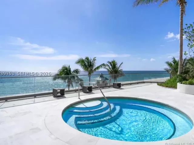 2-bedroom condo for sale in Sunny Isles Beach - 18975 Collins Ave 5105 - MondialRealty