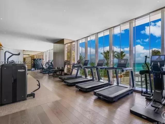 2-bedroom condo for sale in Sunny Isles Beach - 18975 Collins Ave 5105 - MondialRealty