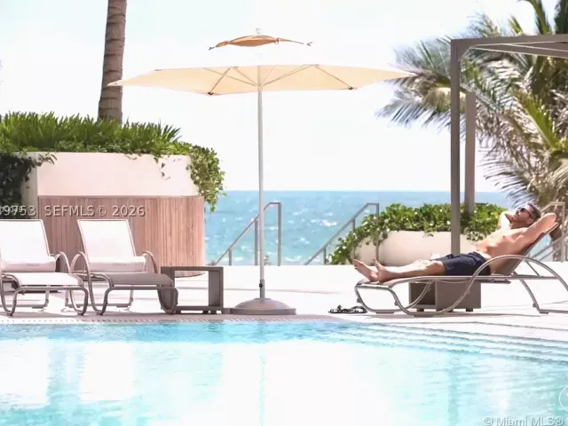 2-bedroom condo for sale in Sunny Isles Beach - 18975 Collins Ave 5105 - MondialRealty
