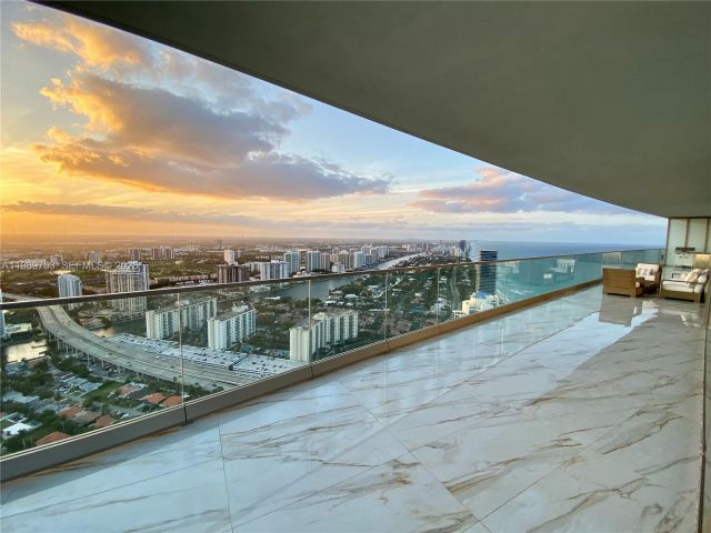 Apartment for sale  Unit #5105 - photo 7530456