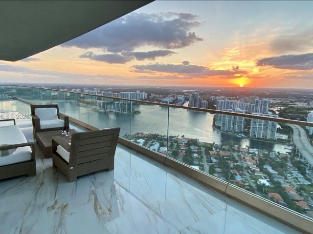 Apartment for sale  Unit #5105 - photo 7530472