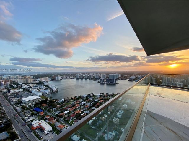 Apartment for sale  Unit #5105 - photo 7530473