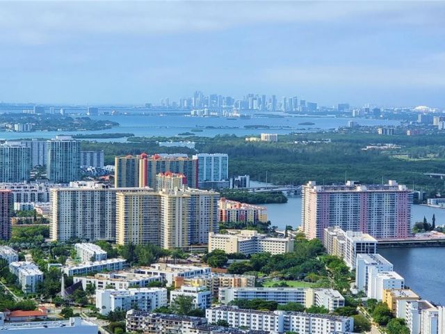 Apartment for sale  Unit #5105 - photo 7530474