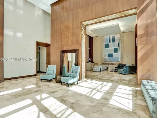 2-bedroom condo for rent in Miami - 31 SE 5th St 1110 - MondialRealty