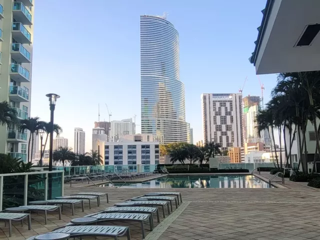 2-bedroom condo for rent in Miami - 31 SE 5th St 1110 - MondialRealty