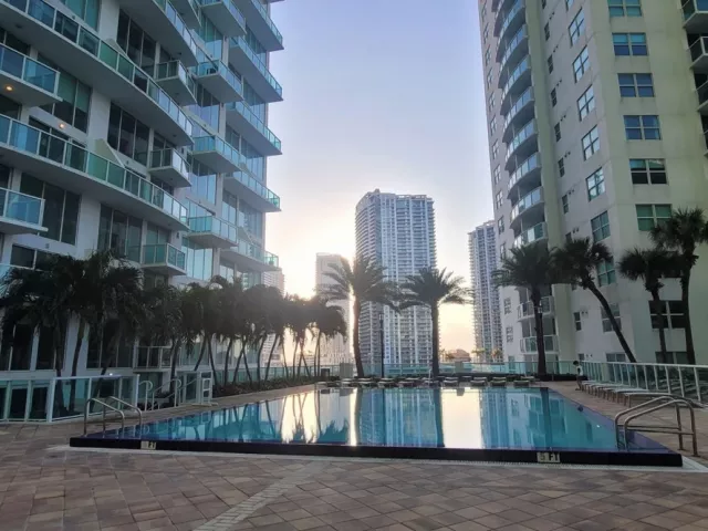 2-bedroom condo for rent in Miami - 31 SE 5th St 1110 - MondialRealty