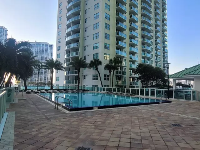 2-bedroom condo for rent in Miami - 31 SE 5th St 1110 - MondialRealty