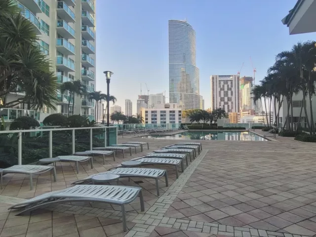 2-bedroom condo for rent in Miami - 31 SE 5th St 1110 - MondialRealty
