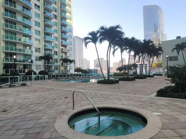 2-bedroom condo for rent in Miami - 31 SE 5th St 1110 - MondialRealty