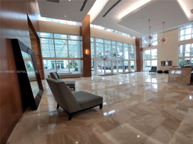 2-bedroom condo for rent in Miami - 31 SE 5th St 1110 - MondialRealty