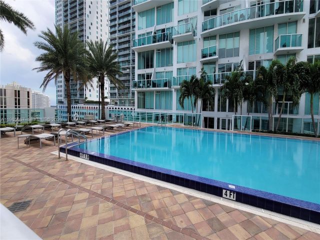 2-bedroom condo for rent in Miami - 31 SE 5th St 1110 - MondialRealty