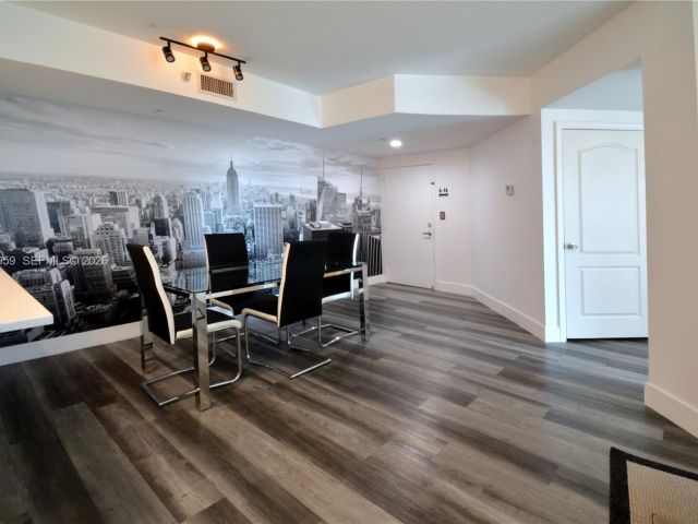 Apartment for rent  Unit #602 - photo 7528131