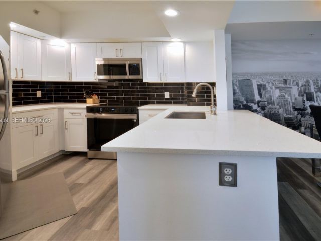 Apartment for rent  Unit #602 - photo 7528141