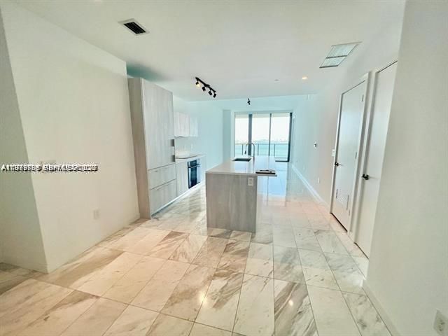 Apartment for rent  Unit #902 - photo 7530318