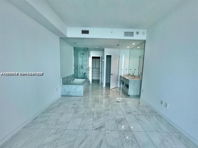 Apartment for rent  Unit #902 - photo 7530326