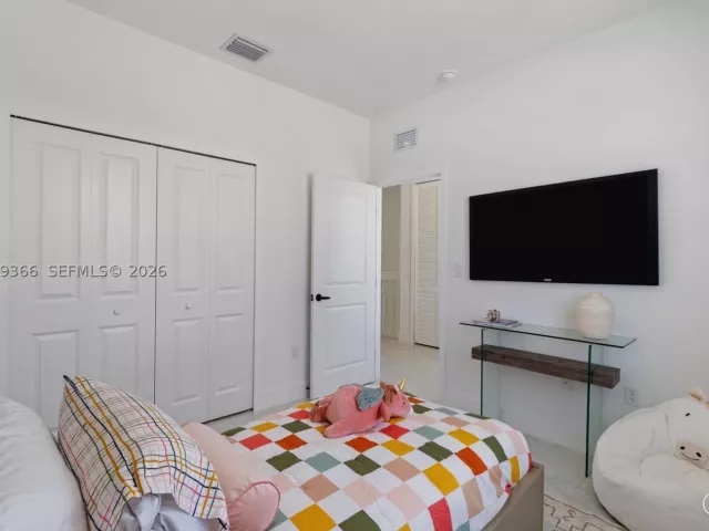 3-bedroom home for sale in Homestead - 13341 SW 265th Terr - MondialRealty
