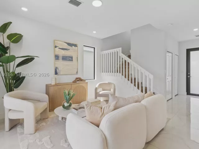 3-bedroom home for sale in Homestead - 13341 SW 265th Terr - MondialRealty