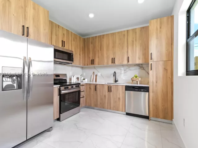 3-bedroom home for sale in Homestead - 13341 SW 265th Terr - MondialRealty