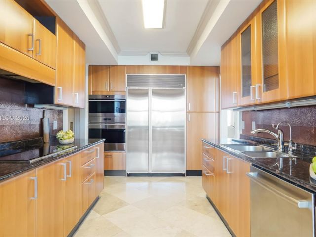 Apartment for sale  Unit #20D - photo 7530629