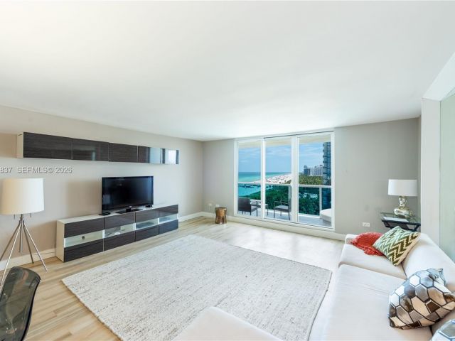 Apartment for sale  Unit #1009 - photo 7529185