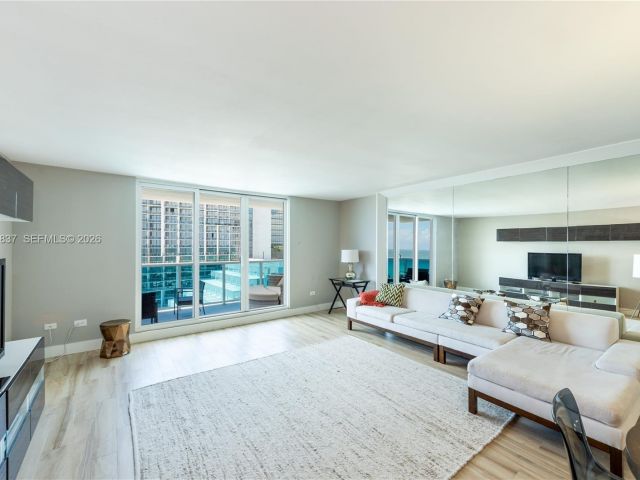 Apartment for sale  Unit #1009 - photo 7529192