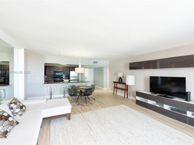 Apartment for sale  Unit #1009 - photo 7529194