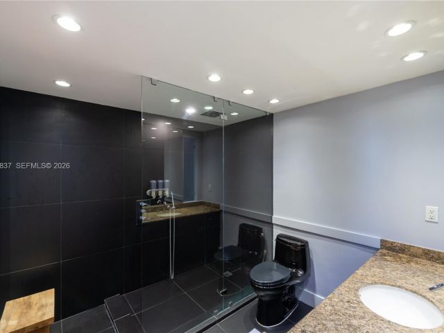 Apartment for sale  Unit #1009 - photo 7529201