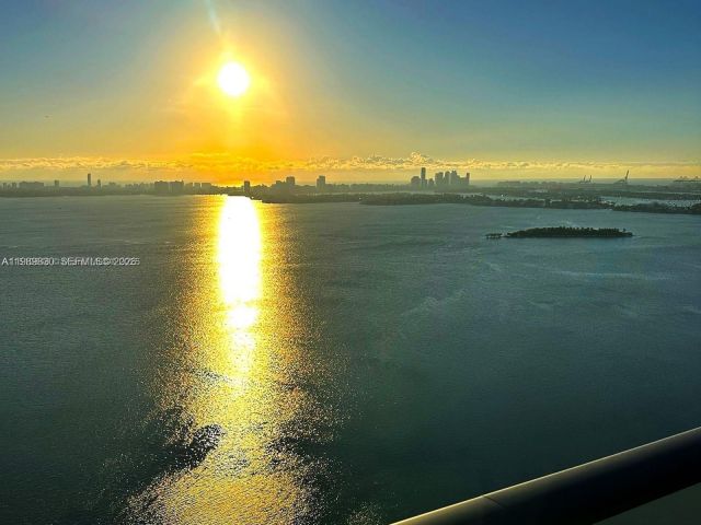 Apartment for rent  Unit #1703 - photo 7530274