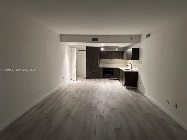 Apartment for rent  Unit #1703 - photo 7530280