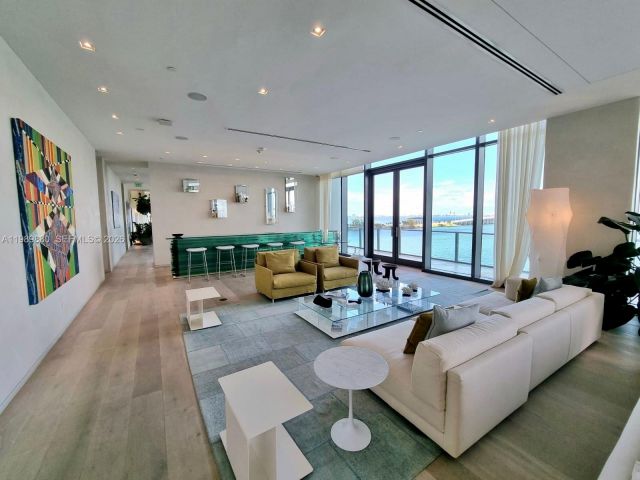 Apartment for rent  Unit #1703 - photo 7530286