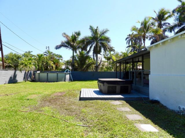 Home for sale at 715 Hollywood Blvd - photo 7534664