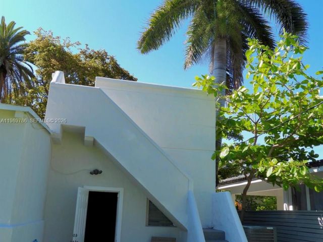 Home for sale at 715 Hollywood Blvd - photo 7534672