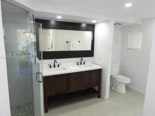 Home for sale at 715 Hollywood Blvd - photo 7534674