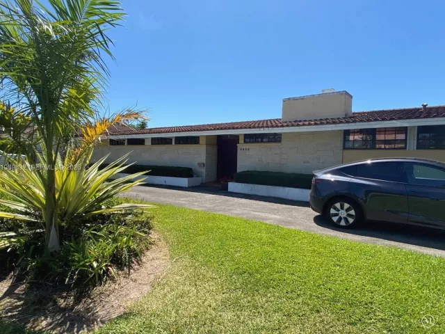 2-bedroom home for sale in Miami - 5900 SW 34th St - MondialRealty