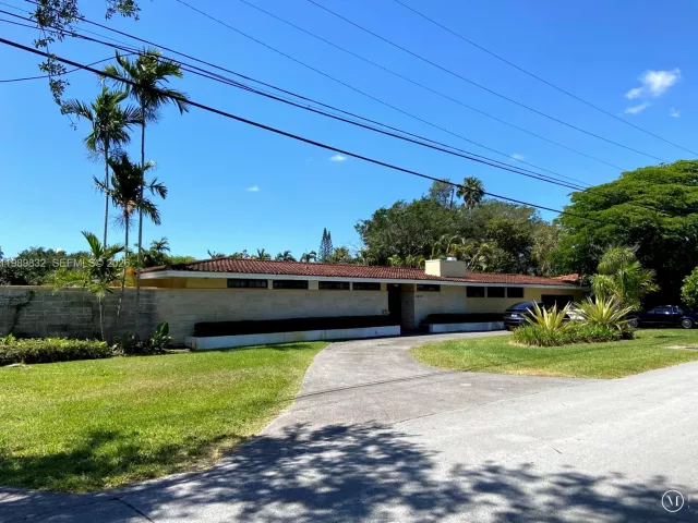 2-bedroom home for sale in Miami - 5900 SW 34th St - MondialRealty