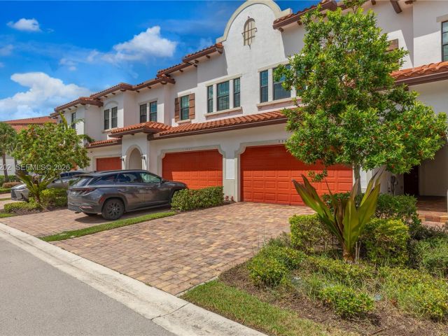 Home for rent at 11524 SW 16th St - photo 7528804