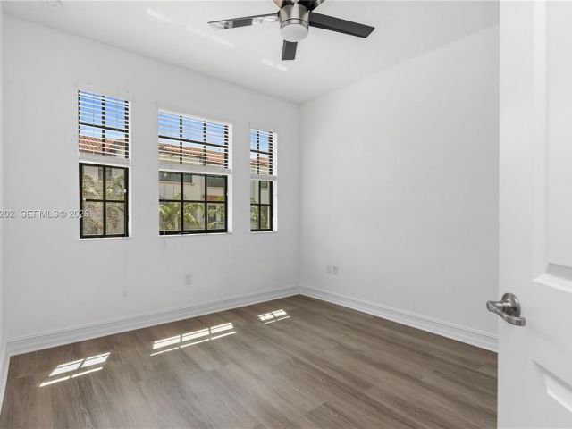 Home for rent at 11524 SW 16th St - photo 7528808