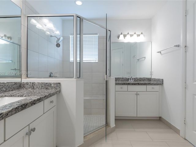 Home for rent at 11524 SW 16th St - photo 7528811