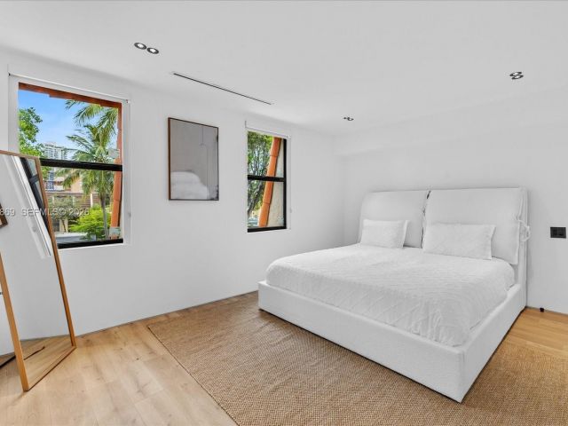 Home for rent at 3786 NE 167th St 49 - photo 7529166