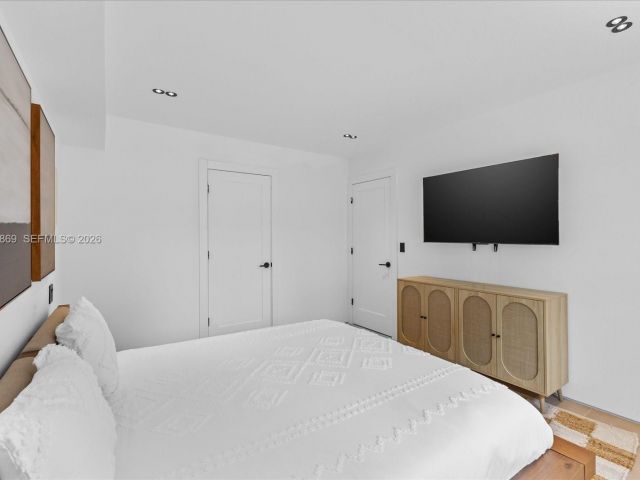 Home for rent at 3786 NE 167th St 49 - photo 7529170