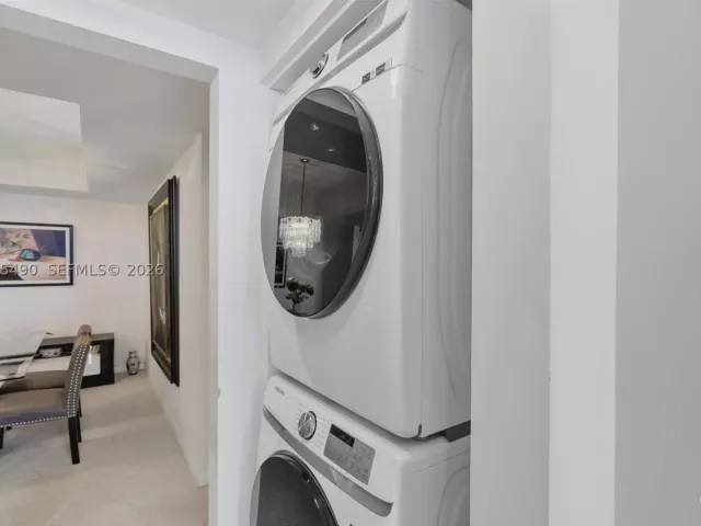 2-bedroom condo for sale in Aventura - 20281 E Country Cub Drive 1712 - MondialRealty