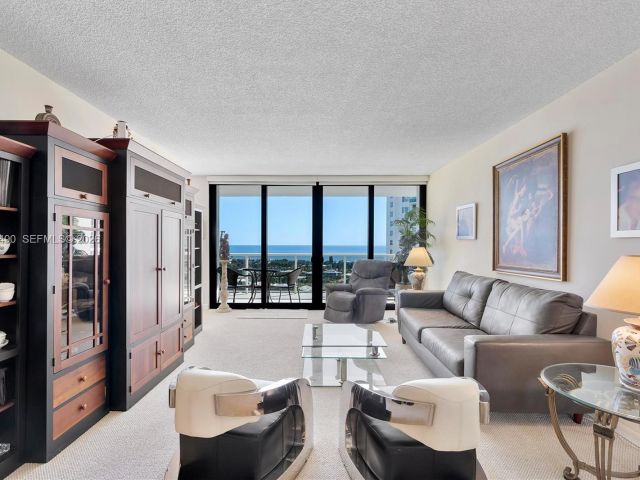 Apartment for sale  Unit #1712 - photo 7530990