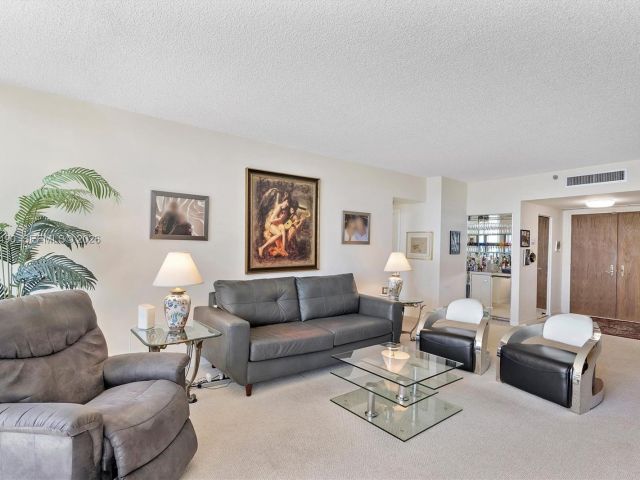 Apartment for sale  Unit #1712 - photo 7530993