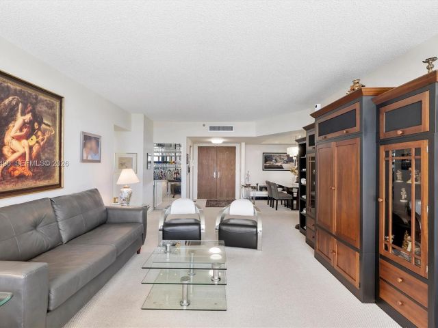 Apartment for sale  Unit #1712 - photo 7530995