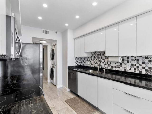 Apartment for sale  Unit #1712 - photo 7530996